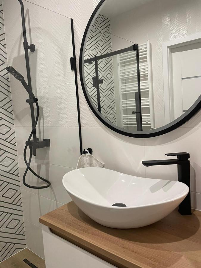 Apartament Pileckiego Nowy Dwor Mazowiecki Modlin Airport Bagian luar foto